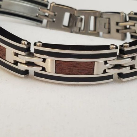 ITALGEM STAINLESS STEEL MATTE BLACK PLATED 9.4MM CURB LINK  ITALGEM STEEL Men\'s Stainless Steel Link Bracelet.